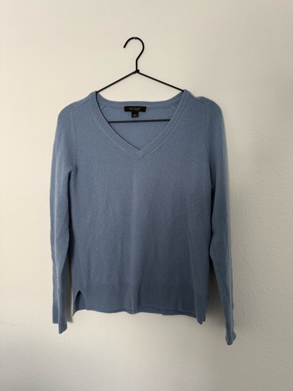 Ann Taylor V-Neck Cashmere Sweater in Light Blue
